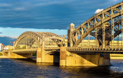 在圣彼得堡俄罗斯 Bolsheokhtinsky 桥