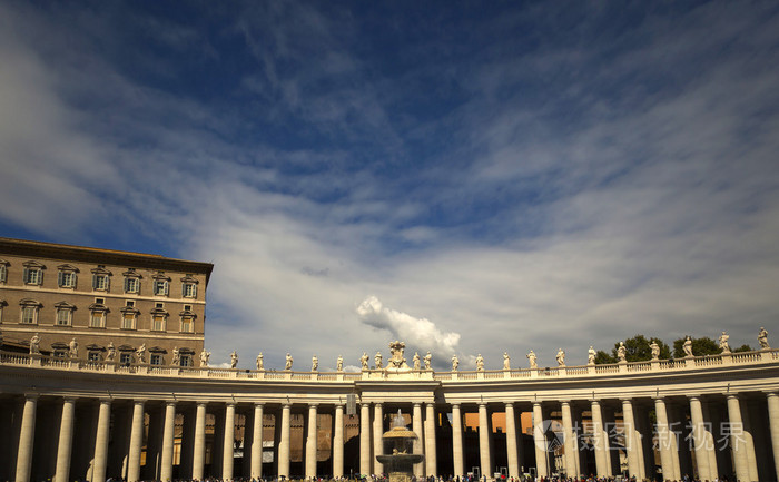 在罗马圣伯多禄广场