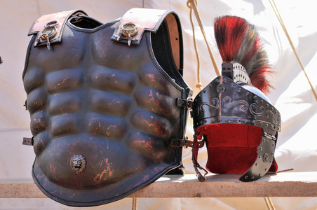 黑色罗马古代盔甲图片