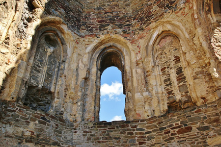 中世纪城堡的废墟