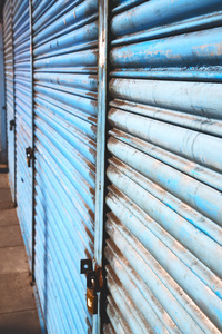 蓝色抽象金属在戈兰伦敦栏杆钢和背景