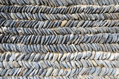 典型的格鲁吉亚石墙, 堆叠的锯齿形