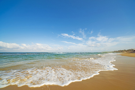 大海与海浪和天空