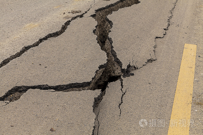 沥青路面开裂