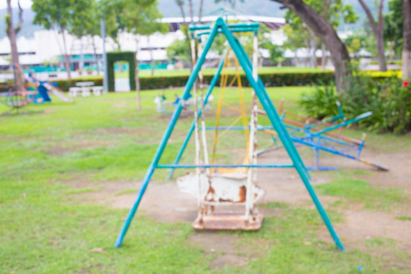 离焦和模糊图像在公共公园的儿童游乐场