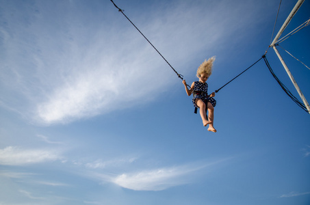 蹦极_蹦极素材图片_蹦极图片素材下载_摄图新视界