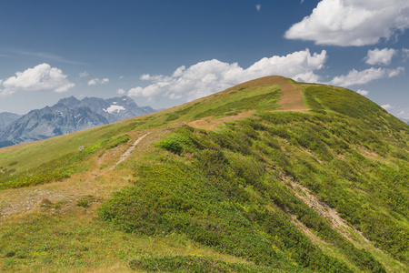 美丽的风景，与小山和山峦