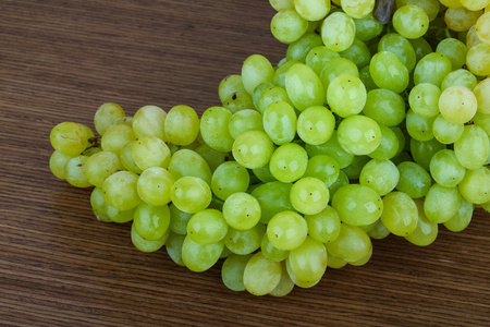 成熟的绿色葡萄