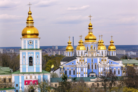 乌克兰基辅圣 Michael 修道院大教堂塔尖塔