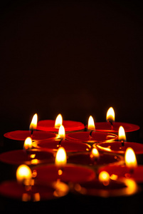 点着蜡烛的浪漫之夜