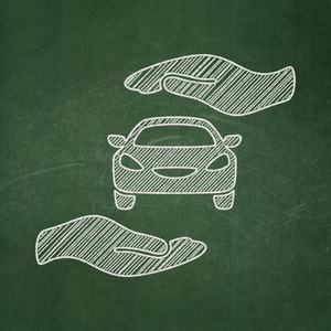 保险概念黑板背景上的汽车和棕榈