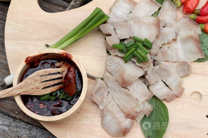 三月荠菜煮鸡蛋能治头痛吗_三月三荠菜煮鸡蛋的功效_三月三荠菜煮鸡蛋有什么功效