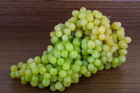 成熟的绿色葡萄
