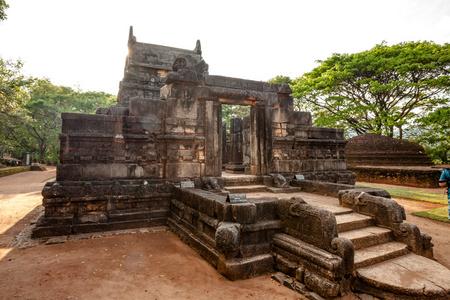 那烂陀寺 Gedige，古代完整的石头建筑附近马特，Sr