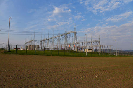 建在高压变电站上