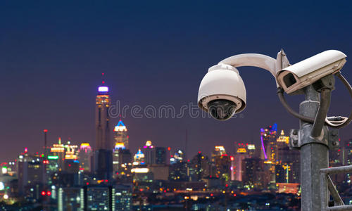 电视监控摄像头美丽的女视频编辑器作品对她个人的画面闭路电视摄像机