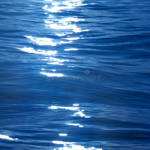 水面上的光反射