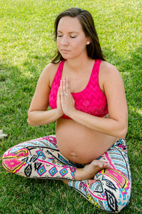 孕妇瑜伽冥想健康生活方式