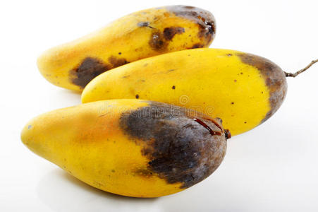 好的芒果跟腐烂的芒果图片