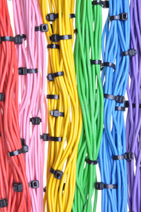 带电缆扎带的电缆颜色