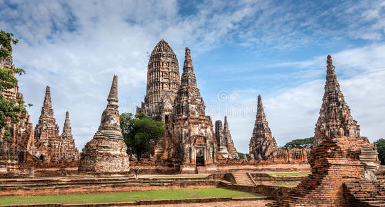 历史老泰国亚细亚省(大城府历史公园)的老庙wat chaiwatthanaram照片
