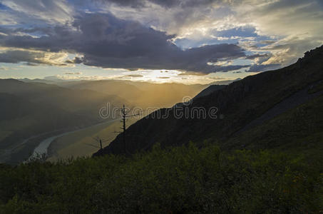 傍晚 卡顿 薄雾 小山 斜坡 风景 地平线 夏天 天际线