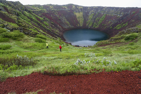 Kerid 是一个美丽的火山口湖位于绿松石色的