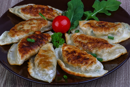 日本料理油炸 gyoza