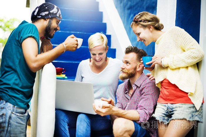 群人聊天互动概念