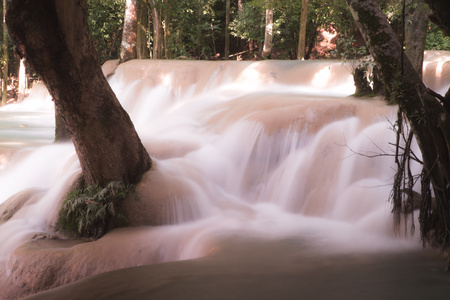 琅勃拉邦的塔索瀑布