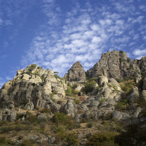 奇岩怪石，山 Demerdzhi 克里米亚
