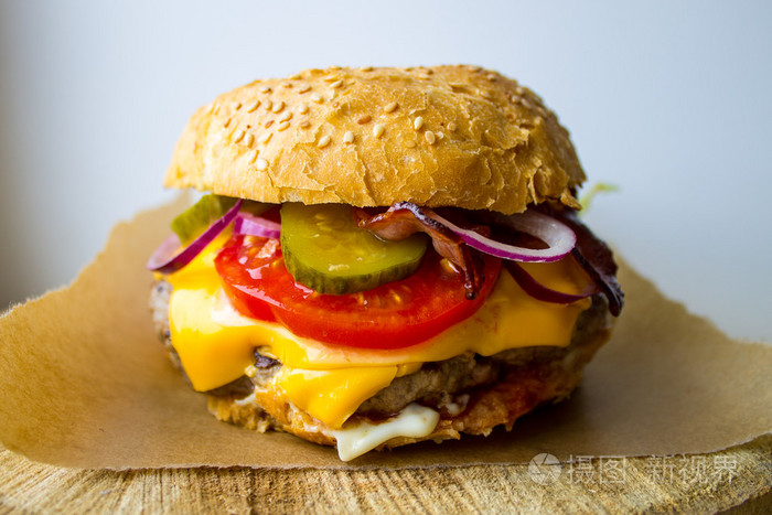 双层芝士汉堡肉