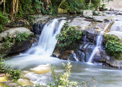 泰国清迈因塔农国家公园瓦奇拉坦瀑布
