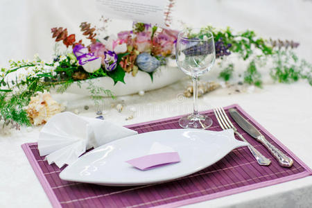 优雅浪漫的餐桌装饰，适合婚礼或活动p