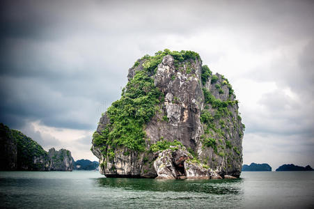 越南下龙湾的岩石