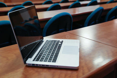 会议室笔记本电脑