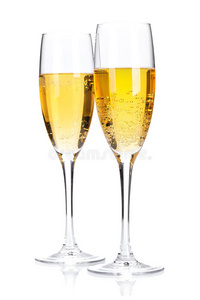 两个香槟酒杯
