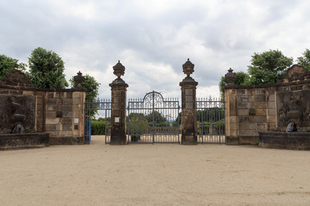 大门在海德瑙，萨克森的巴洛克式花园 Grosssedlitz