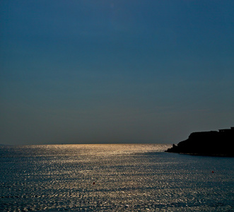 太阳泡沫和泡沫在地中海希腊海