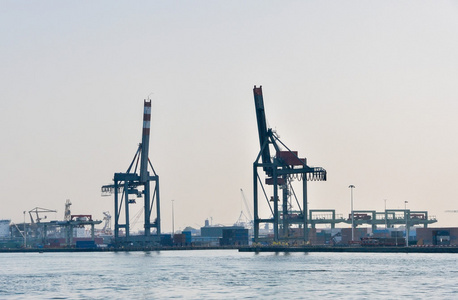 鹿特丹海上货物港口天际线