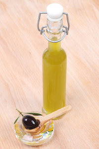 瓶的初榨橄榄油
