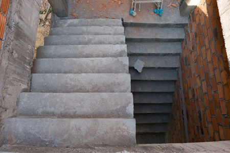 在住宅楼梯水泥混凝土结构照片