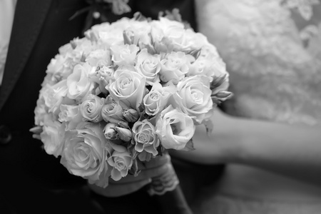 婚礼夫妇与花