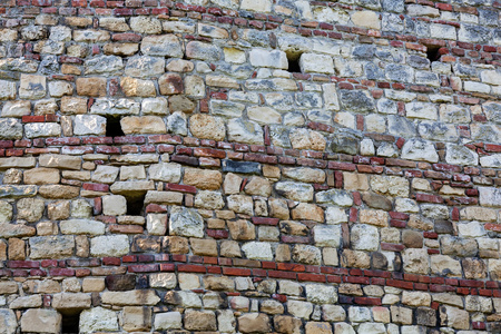 老石头砌的墙