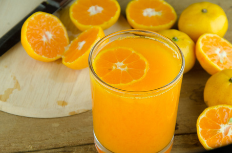 饮料橙色水果和果汁