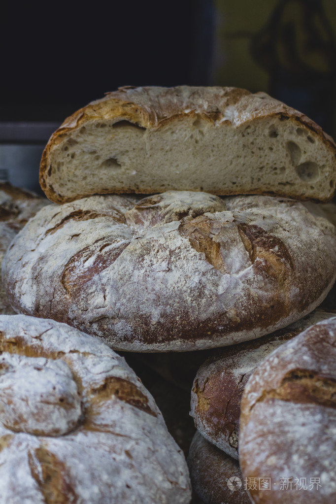 在古老的中世纪公平, 西班牙的工匠面包照片-正版商用图片1kpn4p-摄图