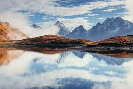 在群山如画的风景。上斯瓦涅季，格奥尔格 