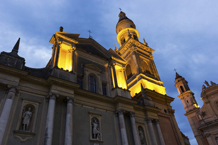 圣迈克尔大天使大教堂, 门顿, 法国