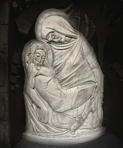 圣母玛利亚和耶稣基督古木雕像