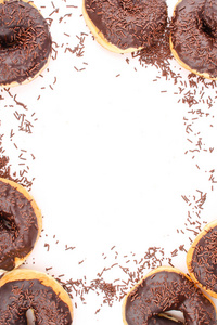 美味的巧克力甜甜圈概念